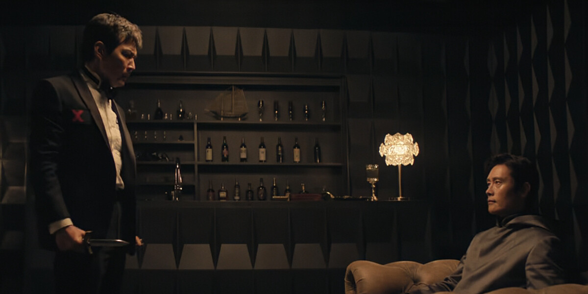 深夜，黃仁昊找來 456 號單獨會面，並揭露自己身份。