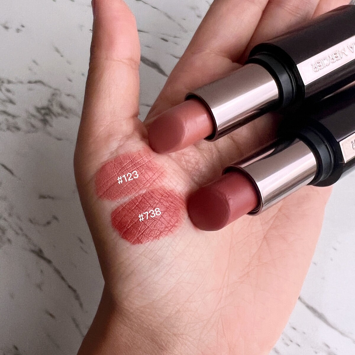 LAURA MERCIER奢侈之吻慕斯唇膏熱賣色手部試色。