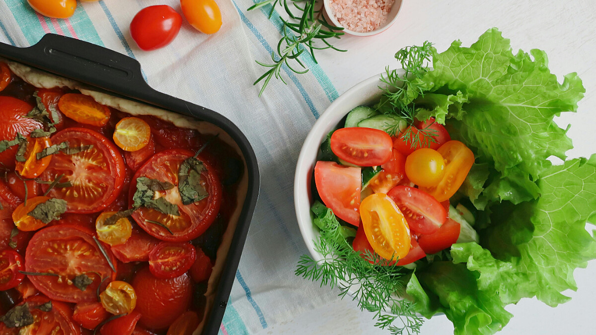 3道夏日番茄美味吃法：冰鎮蜂蜜檸檬番茄/番茄豆腐冷拌/烤番茄蒟蒻麵，簡單做、快快瘦