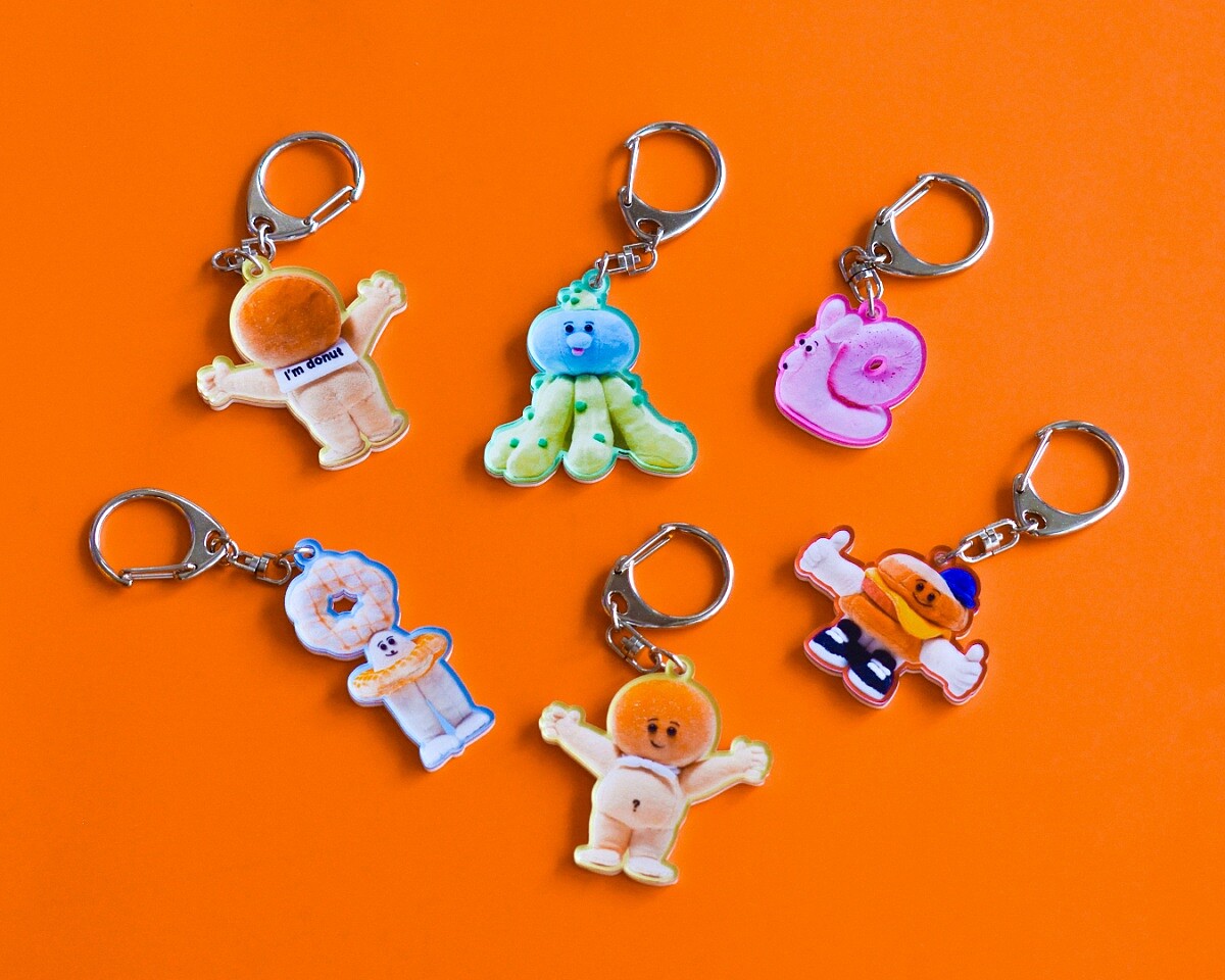 店內販售多款週邊商品。