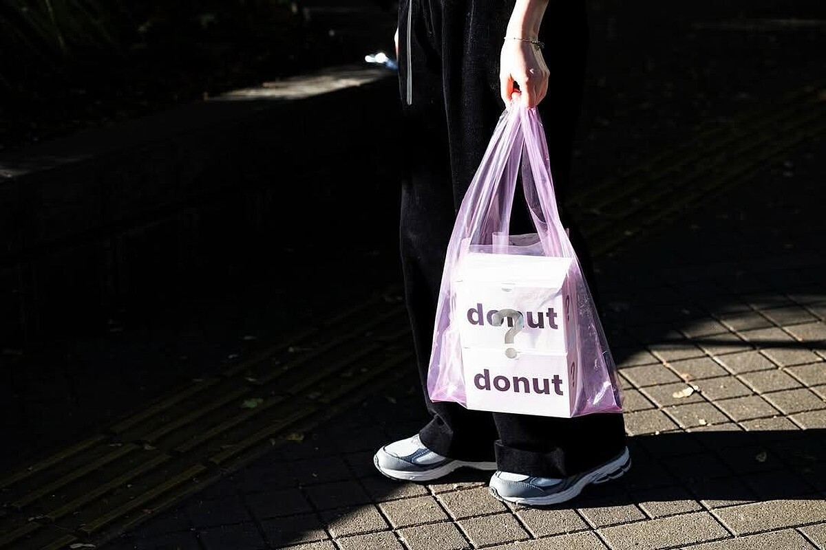 粉紅色手提袋是社群上熱門分享的照片。