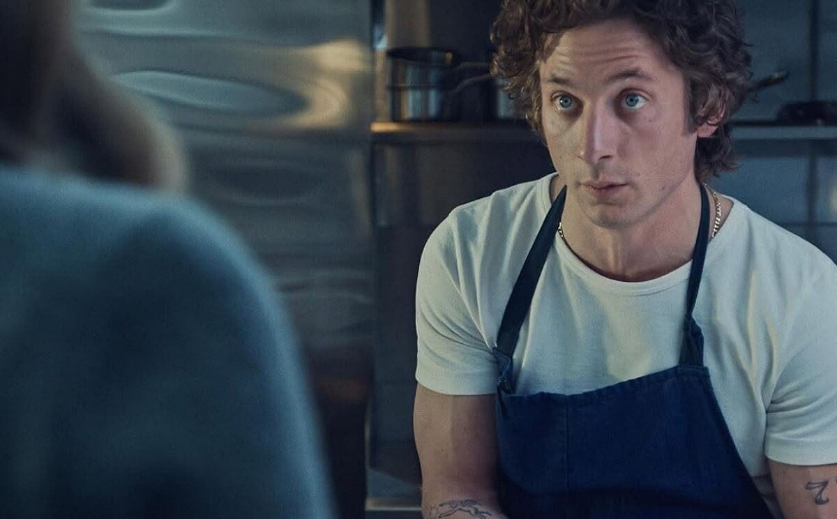 大勢男星 Jeremy Allen White 首次挑戰飾演歌手。