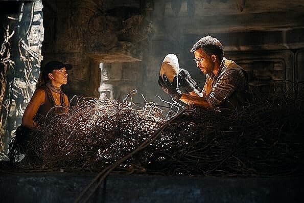 《侏羅紀世界：重生》中致敬史匹柏電影《法櫃奇兵》（Raiders of the Lost Ark）的場景