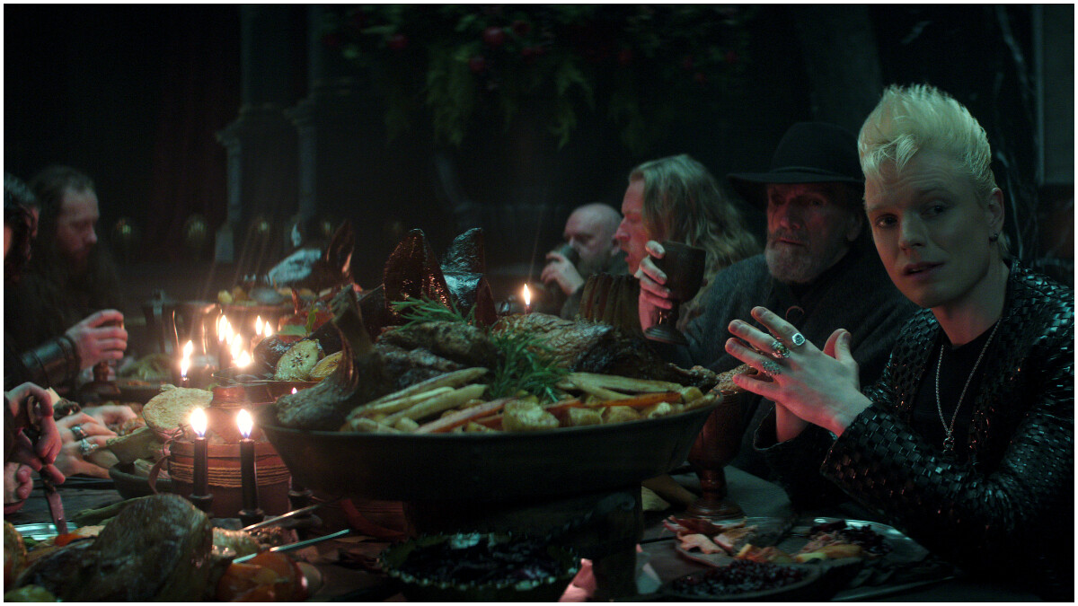 《睡魔》影集中還原漫畫裡壯觀的霧季宴會