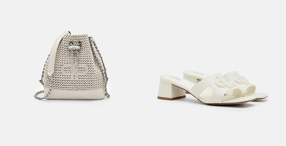 Icon拉菲草編織迷你水桶包，NT3,190； Icon 皮革高跟涼鞋，NT2,990。