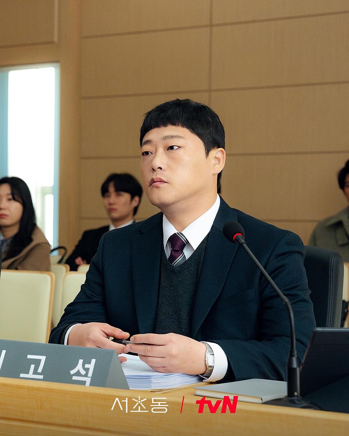 林成宰飾演河尚基。