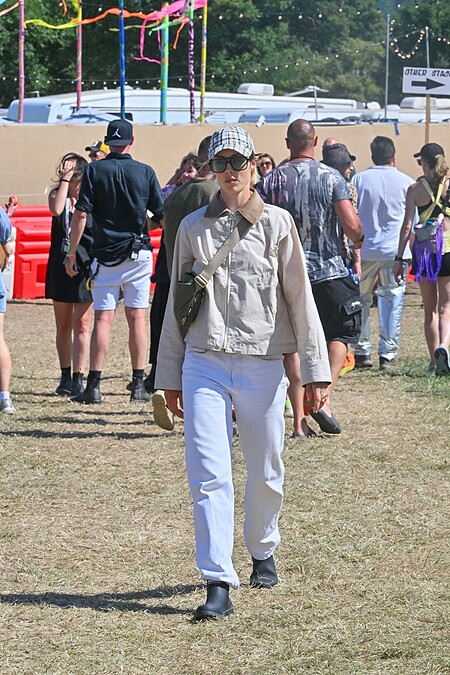 Edie Campbell與Pixie Geldof於Glastonbury音樂節的Barbour造型