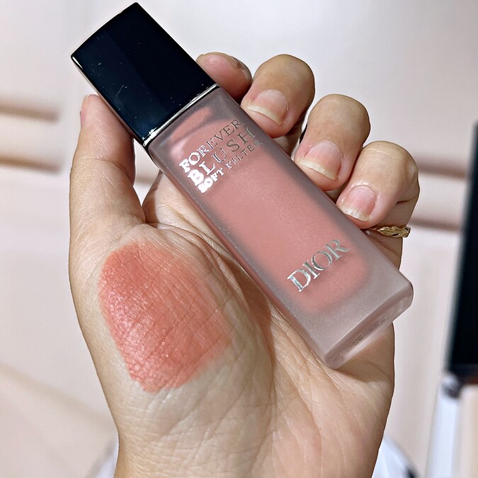 Dior迪奧超完美微醺腮紅露主打色#01手部試色。
