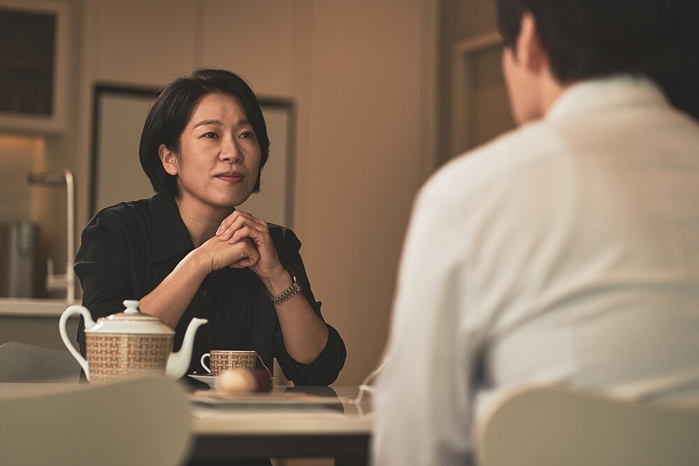 《牆外之音》廉惠蘭飾演銀花