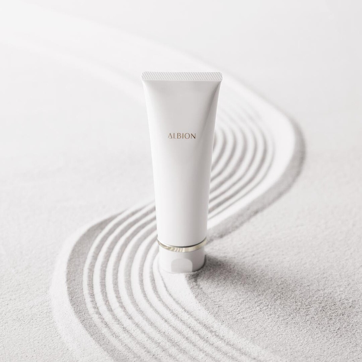 ALBION匠心凝時奢潤潔顏乳120g，NT2,250