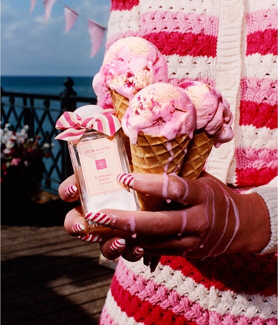 Jo Malone London 2025英倫海岸系列覆盆莓奶霜冰淇淋香水形象圖。