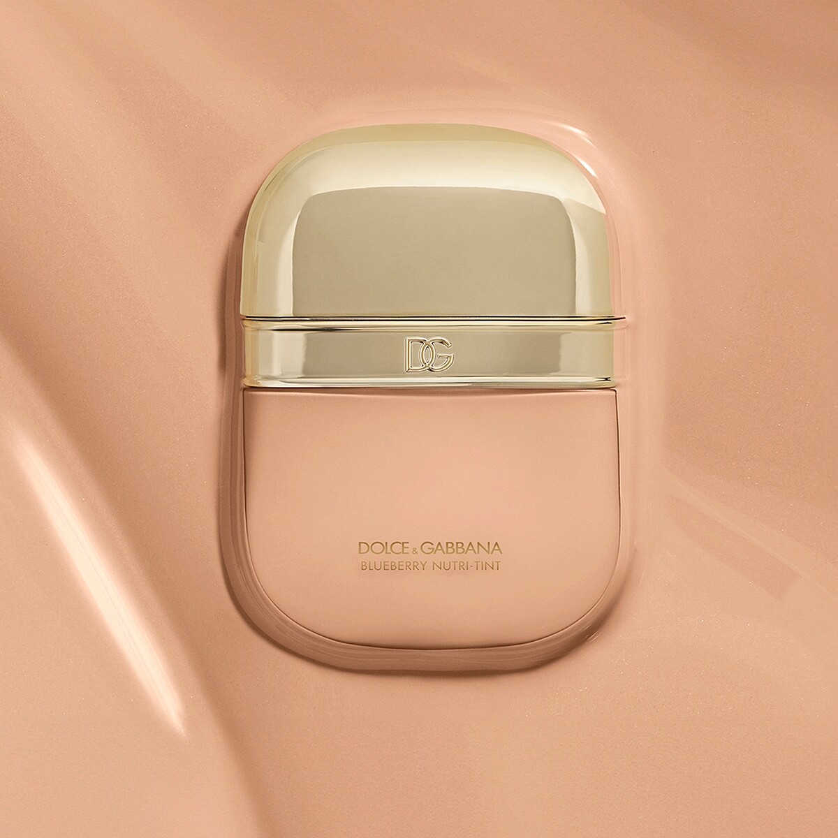 DOLCE&GABBANA天生美膚藍莓精萃粉露SPF 20/PA+++(30色)，NT1,850