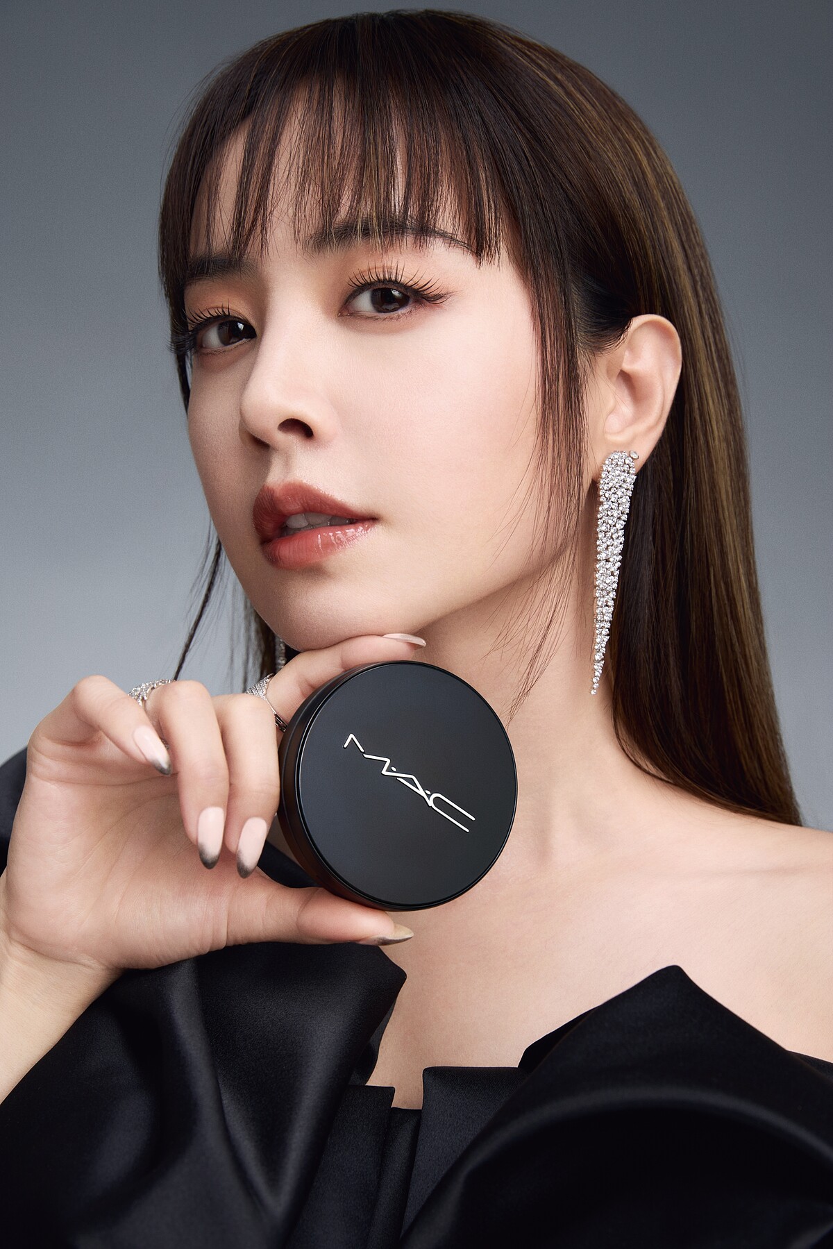 M.A.C全球品牌代言人蔡依林形象照。