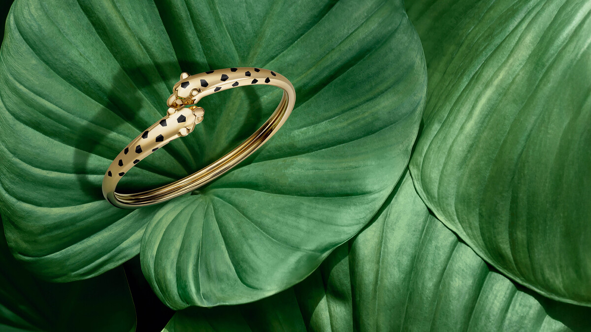 Panth&egrave;re de Cartier美洲豹18K金手環。