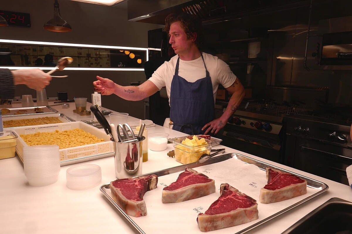 他從第一季開始就接受正統的廚藝訓練。