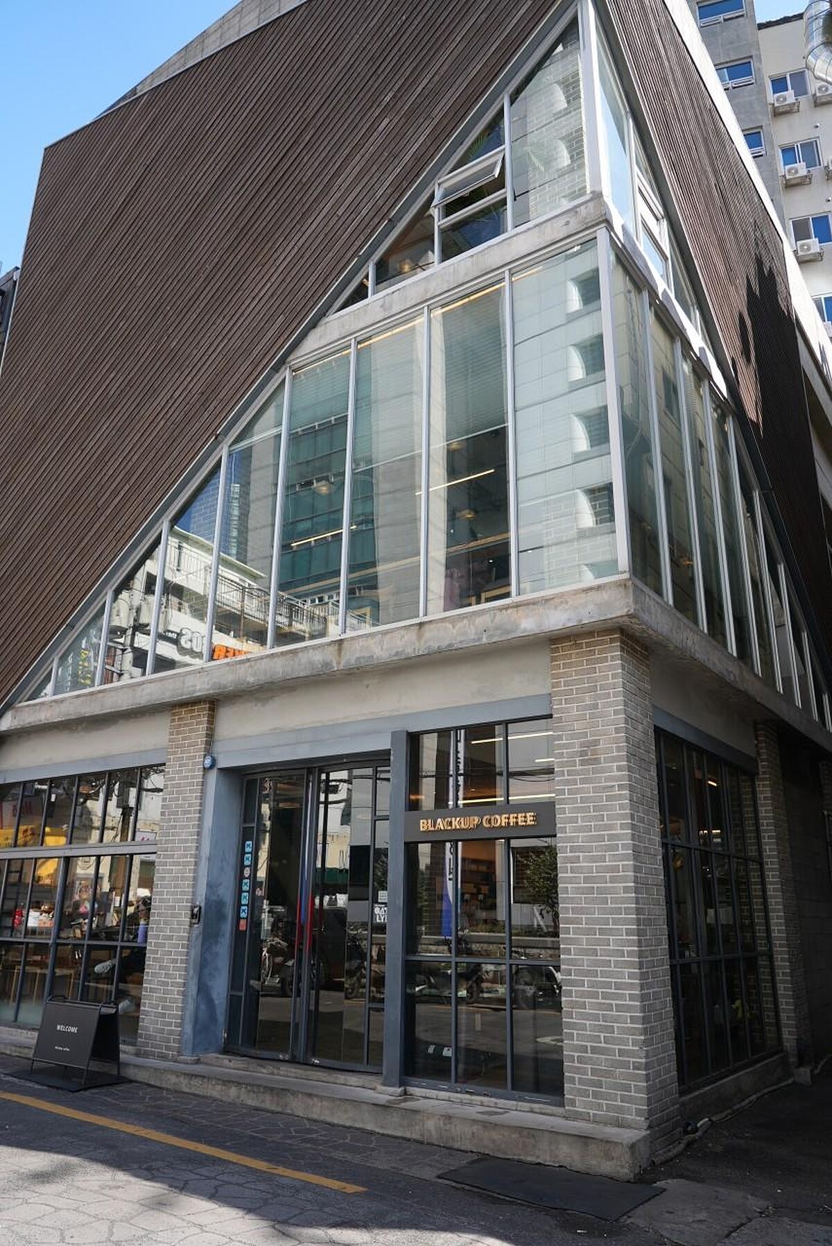 釜山西面站附近的精品咖啡廳「BLACKUP COFFEE」 (Photo/翻攝自Naver Map)