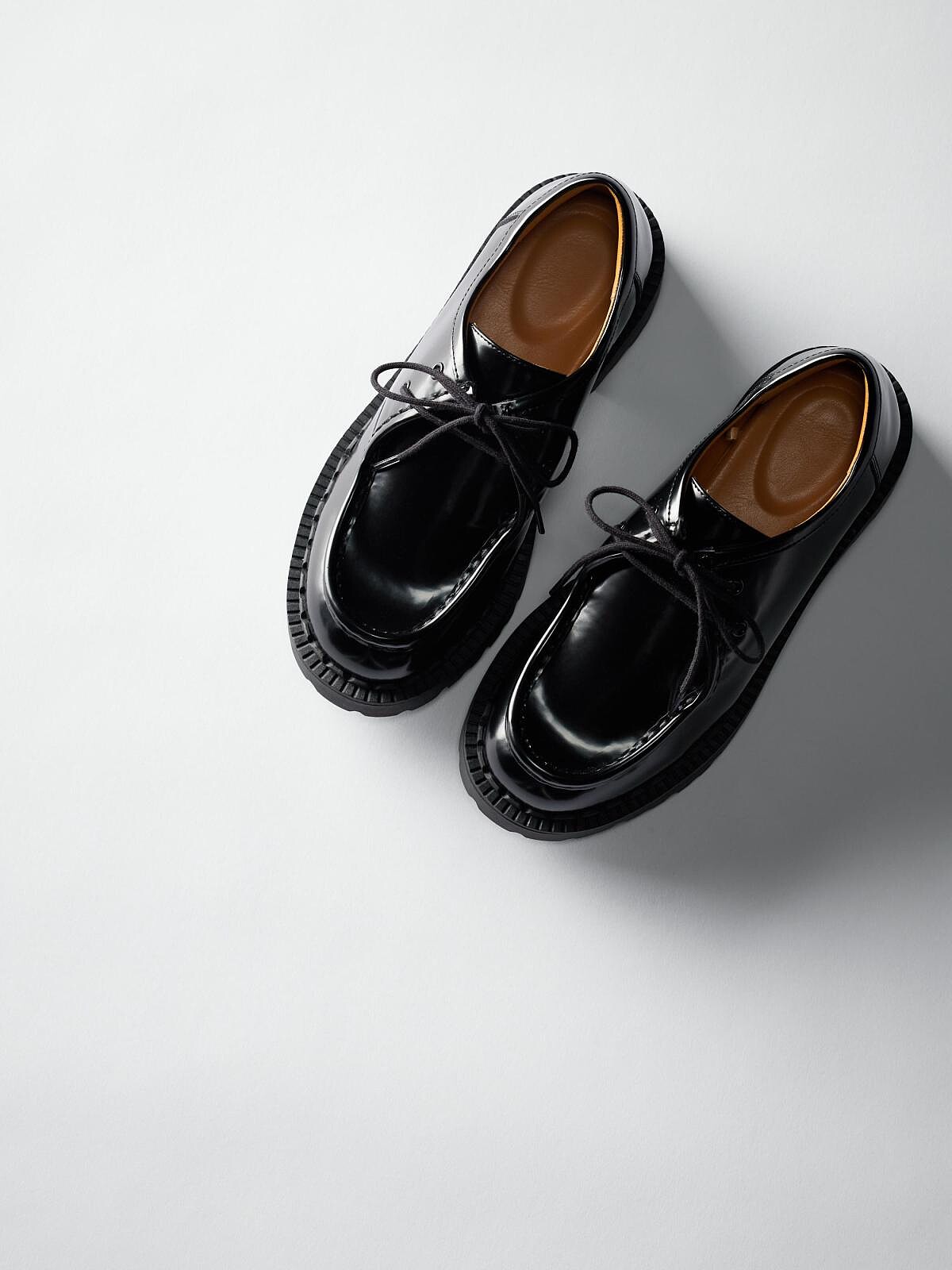 UNIQLO：C 2025秋冬厚底綁帶皮鞋