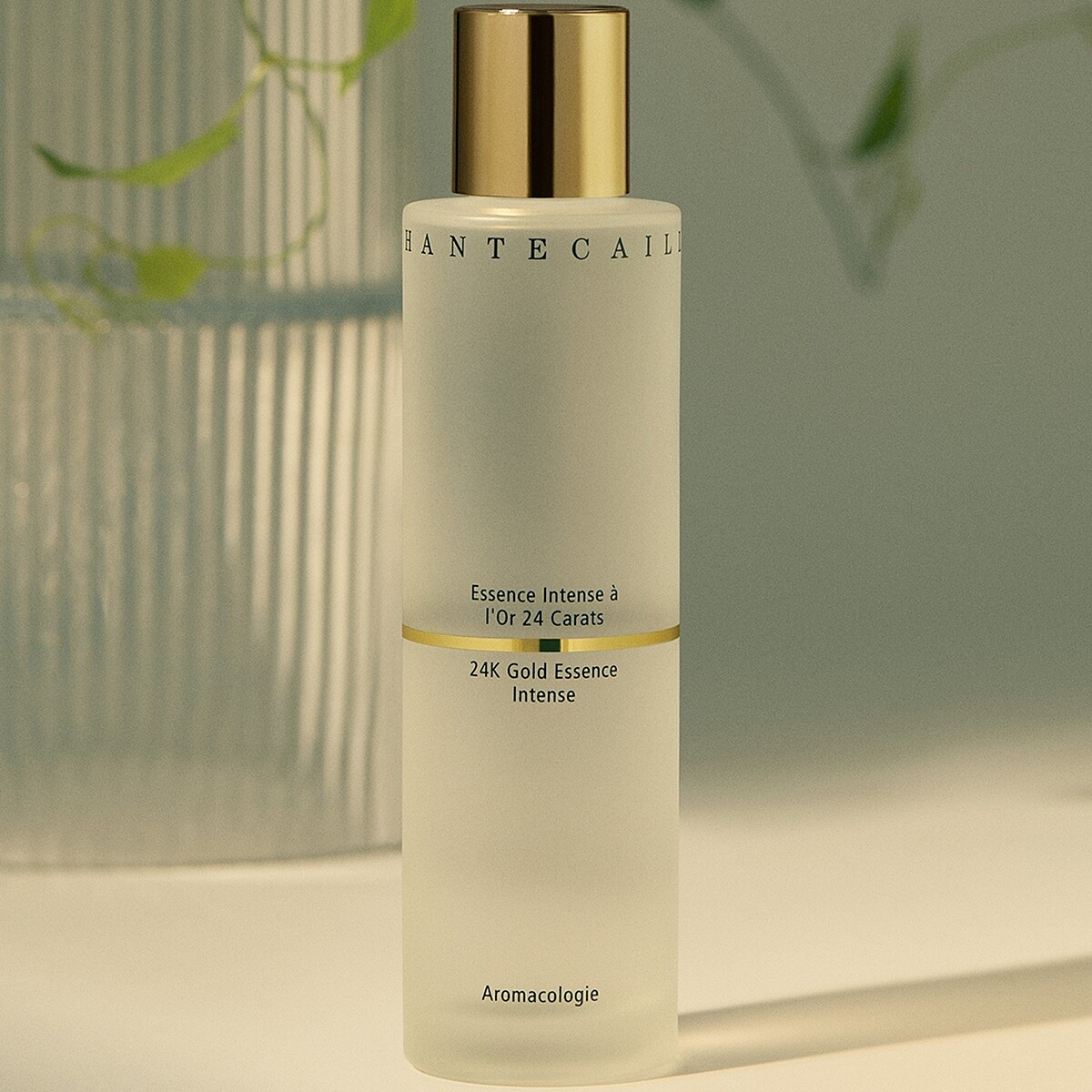 香緹卡極緻純金賦活精萃露150ml，NT7,100