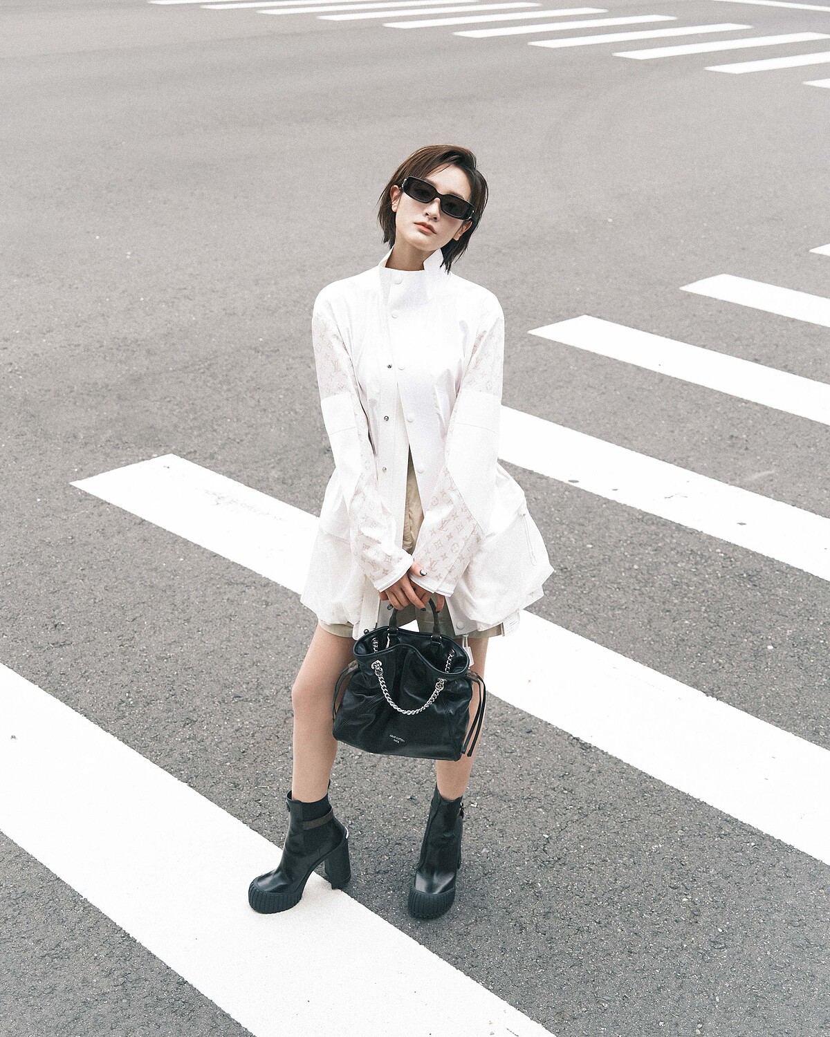 路易威登品牌大使王淨手提黑色Off Duty包款