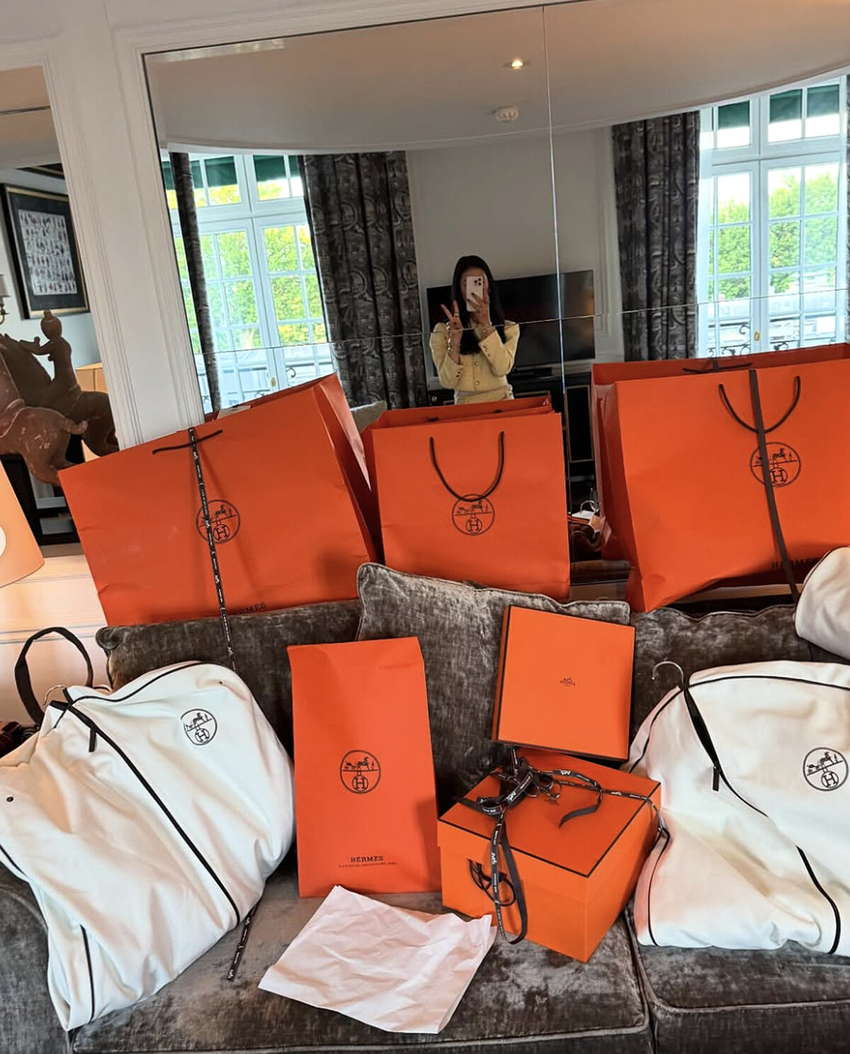 Becca Bloom擁有許多愛馬仕的包款，從他平時的分享就可以看到。