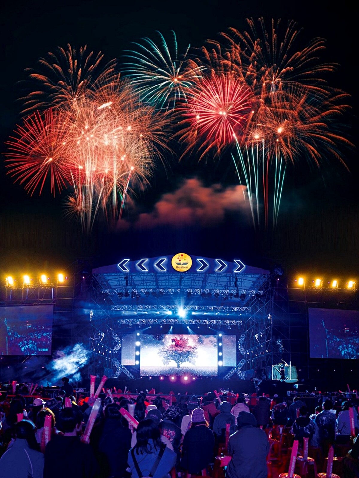 2025花蓮夏戀嘉年華會施放三晚煙火秀