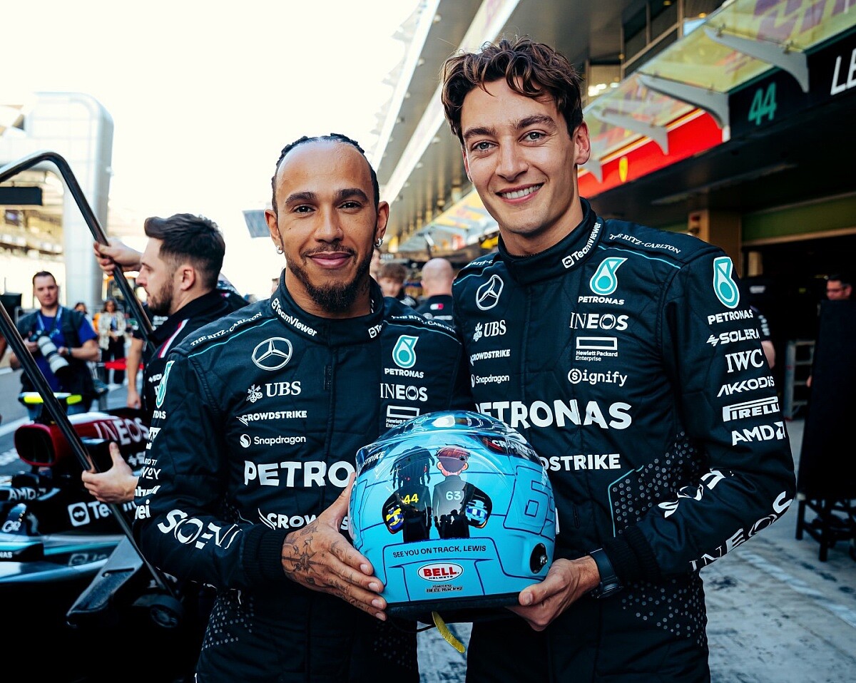 隊友是F1天王路易斯・漢米爾頓（Lewis Hamilton）。