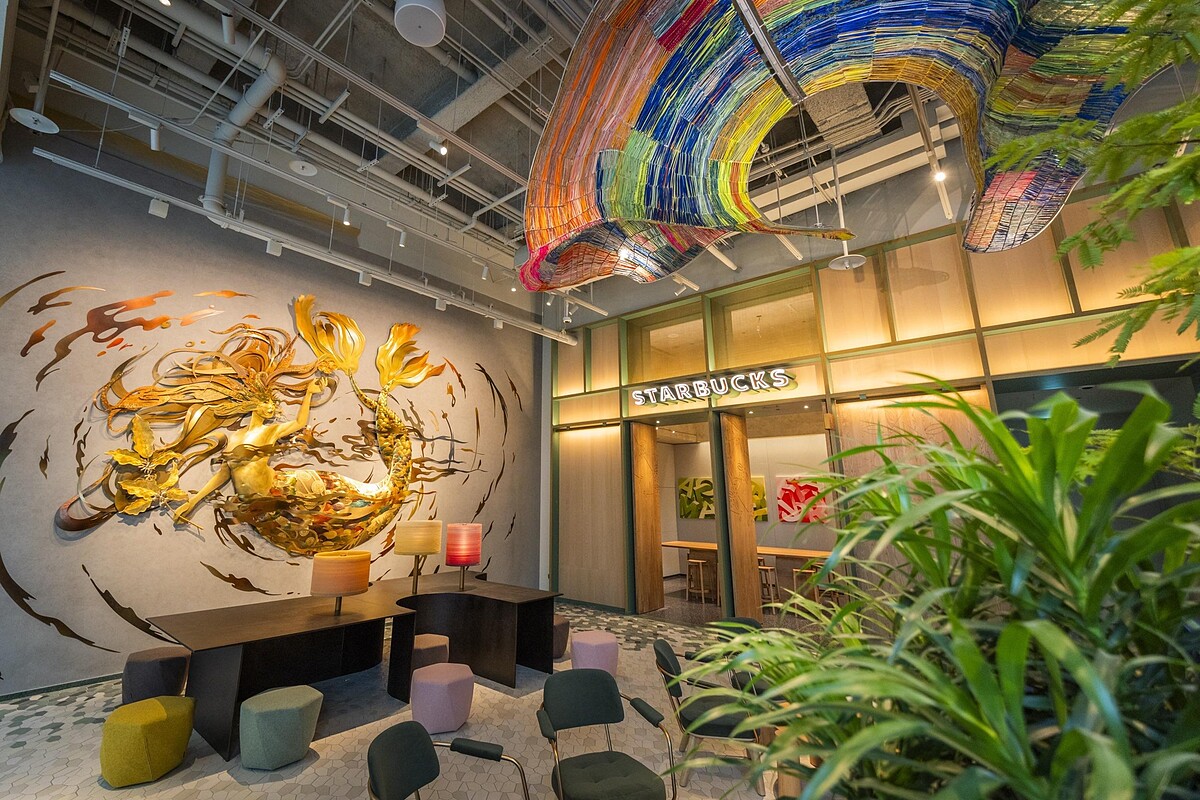 星巴克DREAM PLAZA門市7樓戶外客席區空中花園