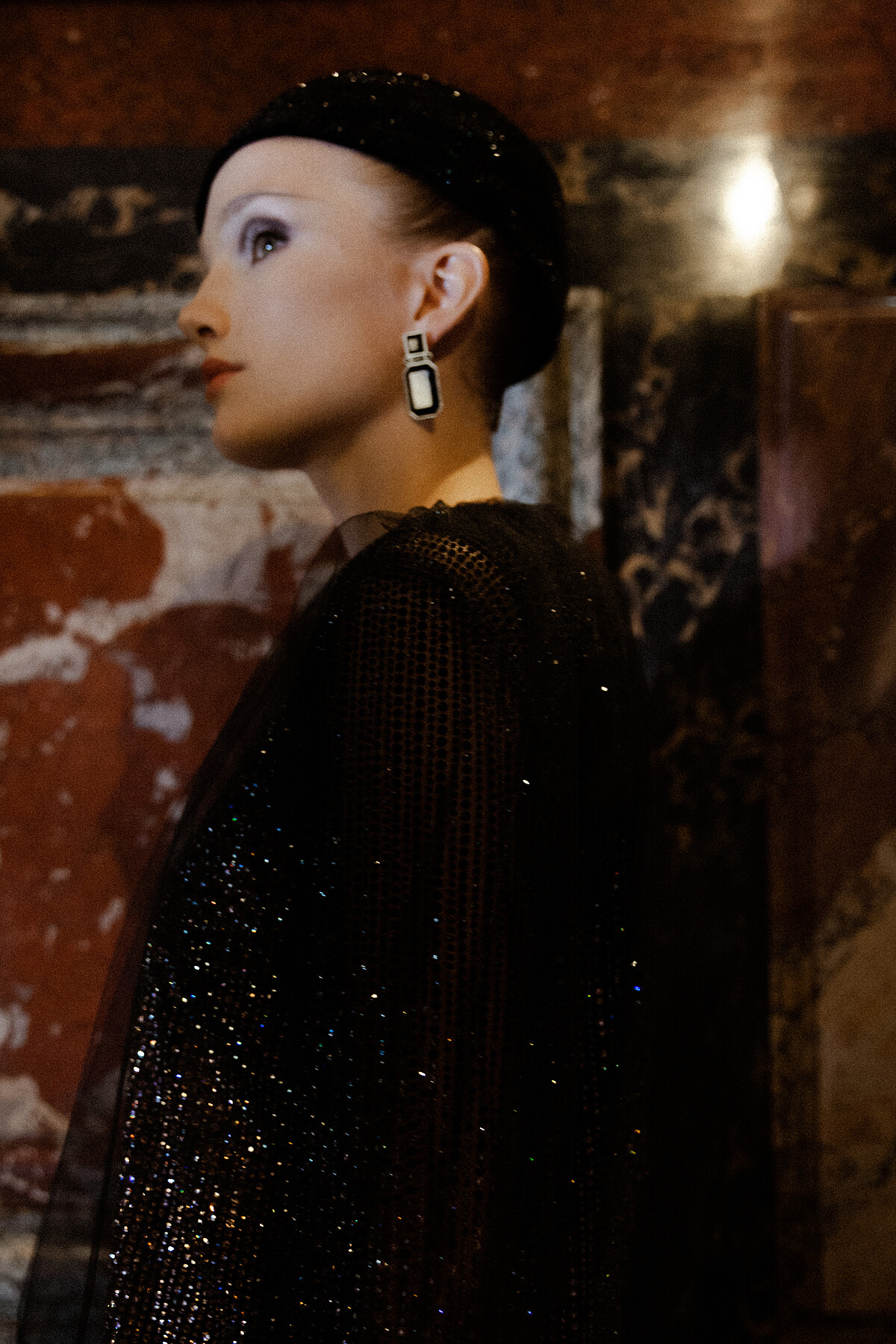 Armani Priv&eacute;2025秋冬高級訂製大秀後台。