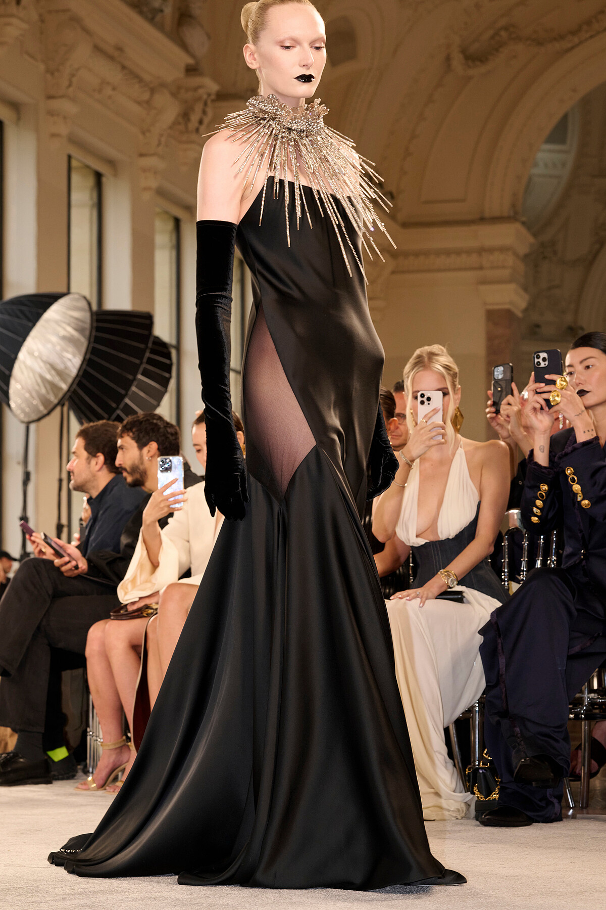 Schiaparelli 2025秋冬高級訂製大秀。