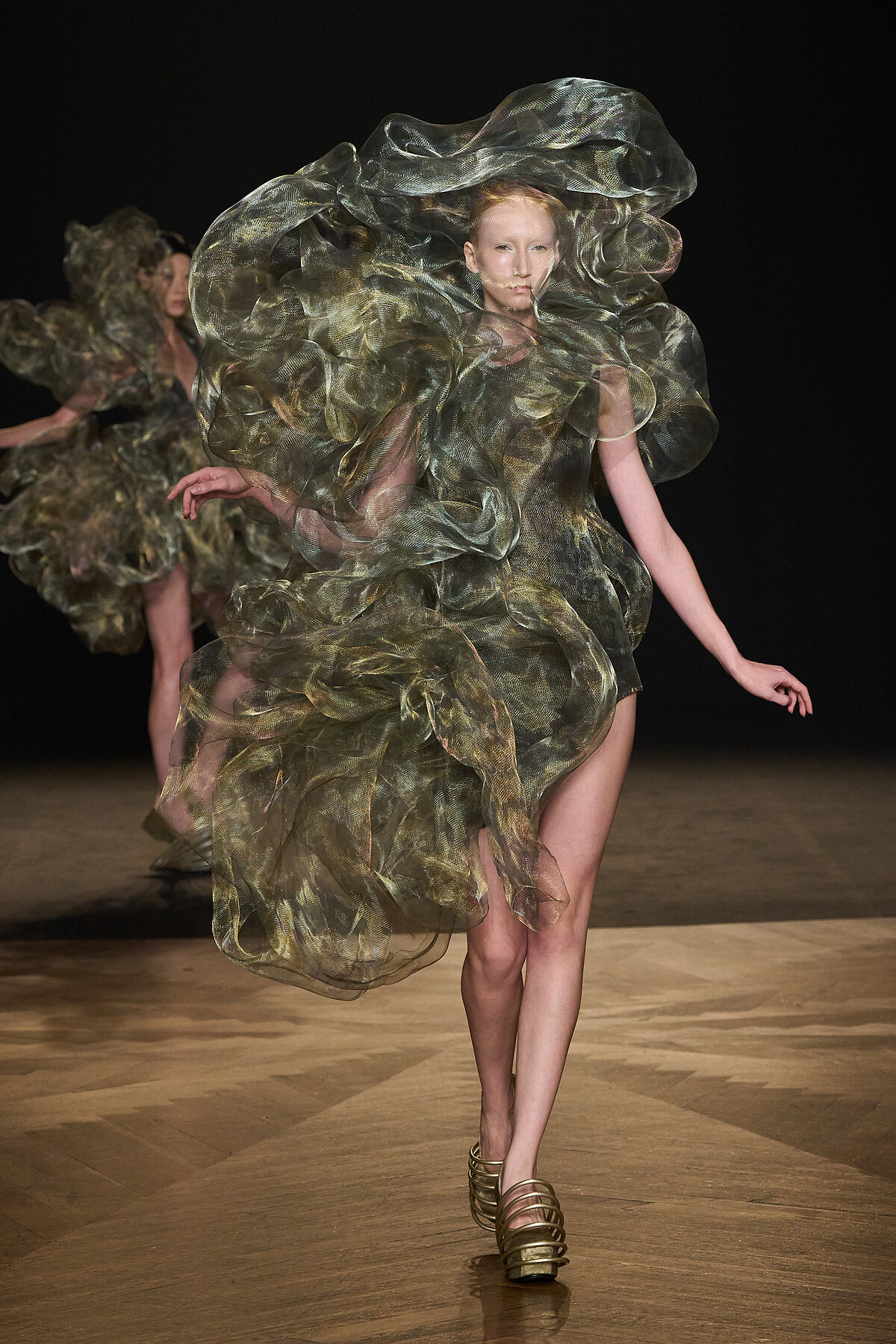 Iris van Herpen2025秋冬訂製大秀。