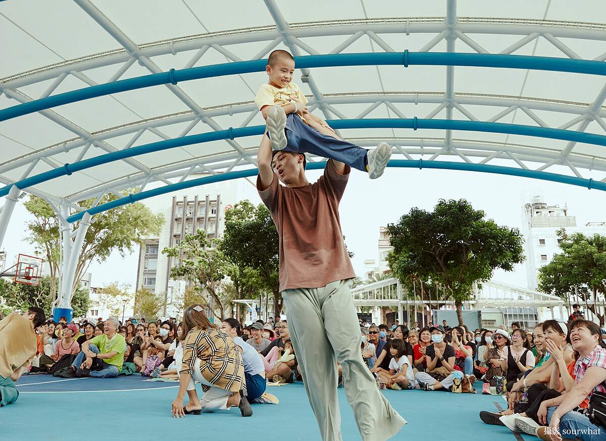 社區巡演「與雲門共舞」，攝影 sourwhat，2024花蓮籃球場