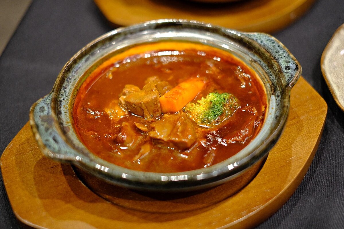 「東山牛舌」多蜜燉牛舌鍋