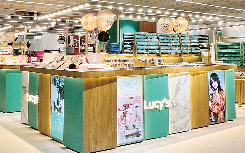 Lucy&rsquo;s - 台北Dream Plaza店，7/25 盛大開幕。