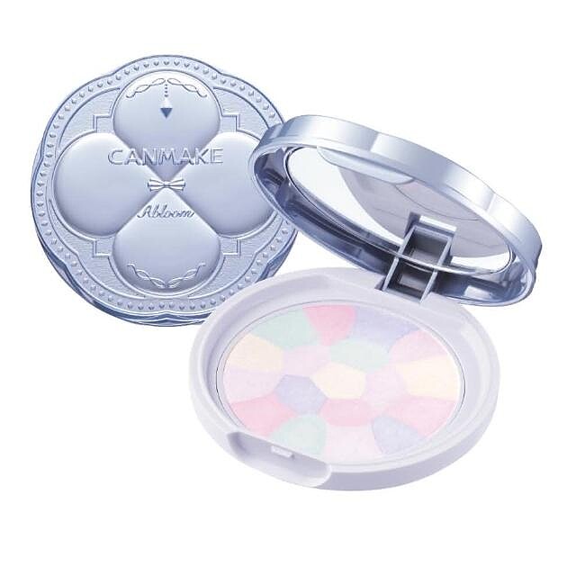 CANMAKE Abloom 光澤定妝粉餅 #01四葉草，NT$590
