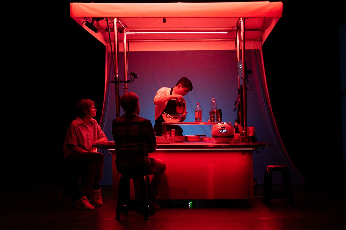 2025秋天藝術節 Jaha Koo《超辛奇小熊軟糖》劇照（國家兩廳院提供，攝影&copy; Bea Borgers）