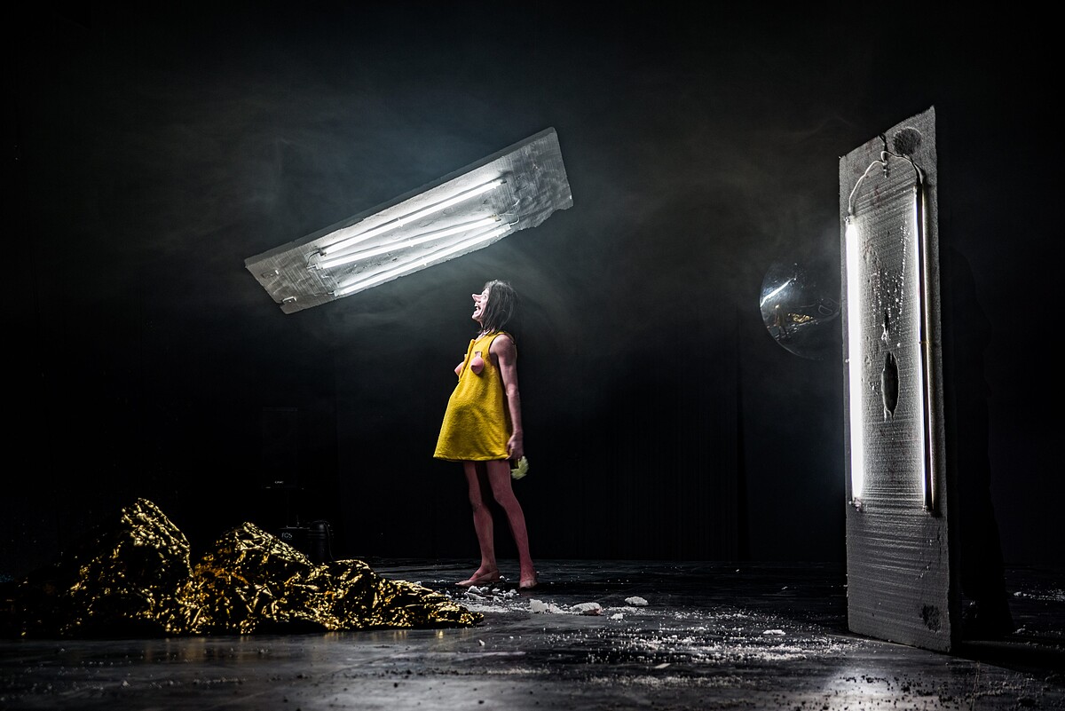 尤瑞匹底斯．拉斯卡瑞迪斯《泰坦》劇照_&copy;Julian Mommert 