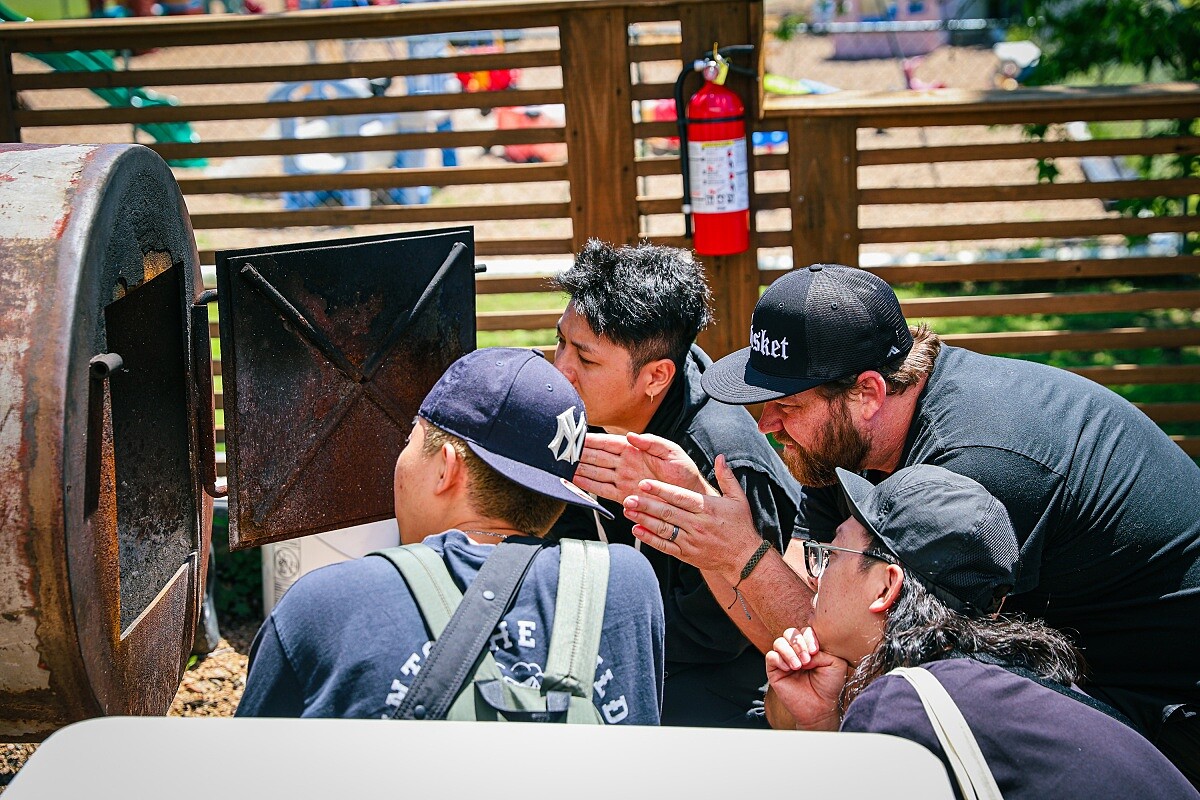 台灣餐飲顧問公司「新誥 SHIN-GAO」團隊赴美學習製作流程。