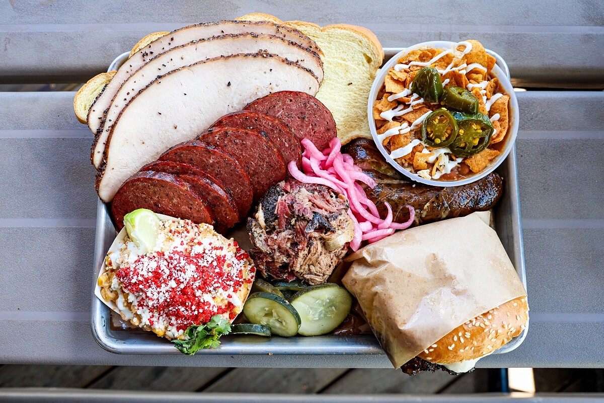 經典德州煙燻拼盤。