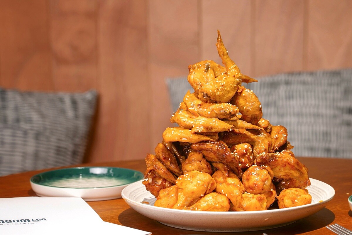 目前「Gumgum」提供常駐 12 種口味，每份包含四隻棒腿與四隻兩節翅，份量紮實、風味多變。