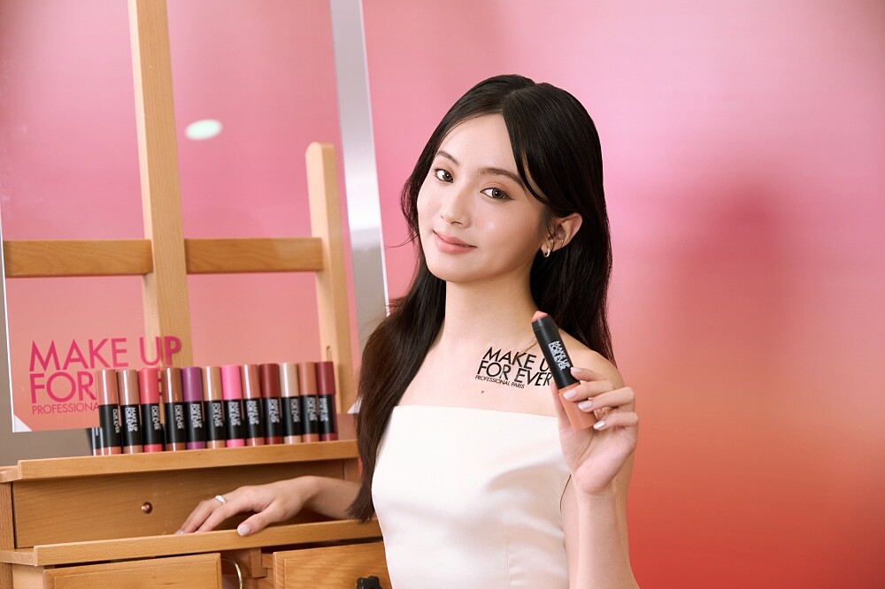 MAKE UP FOR EVER藝術大師多功能玩色彩妝棒全系列17色。