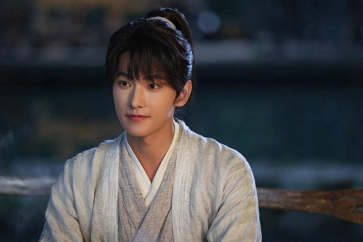 楊洋演少年眼神清澈。