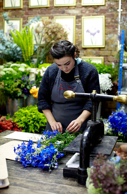 Mulberry 2015春夏倫敦時裝周-正在製作手工邀請函