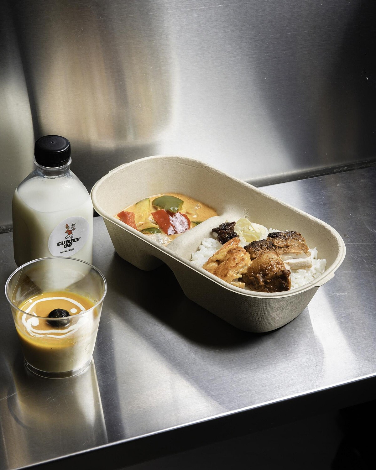 CURRY UP 蝦紅咖哩套餐。