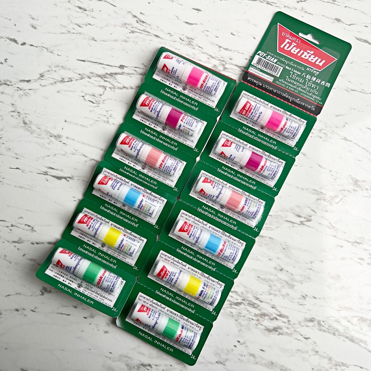 泰國POY-SIAN八仙薄荷棒雖然外觀有不同顏色,但味道是一樣的。