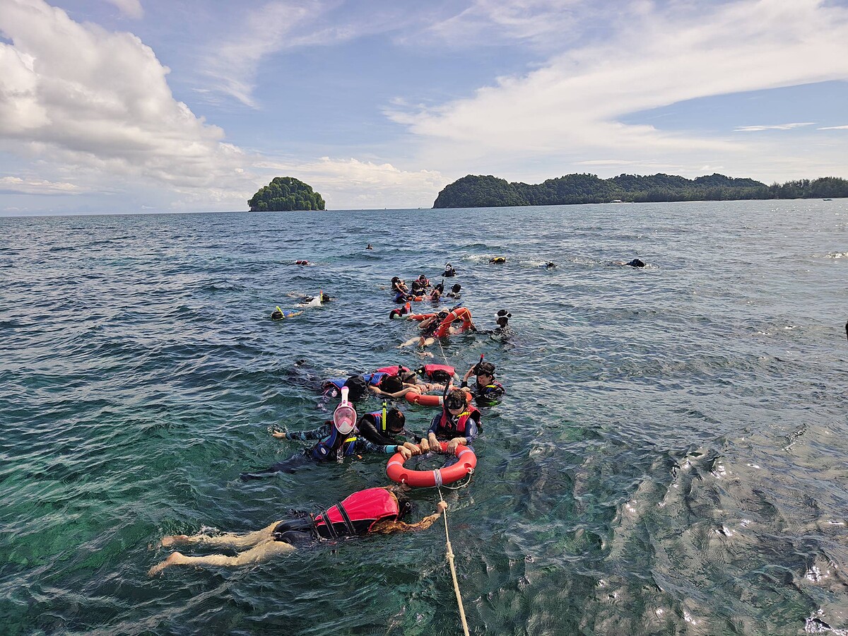 出海浮潛中。｜由丸子 @maruko_food 提供