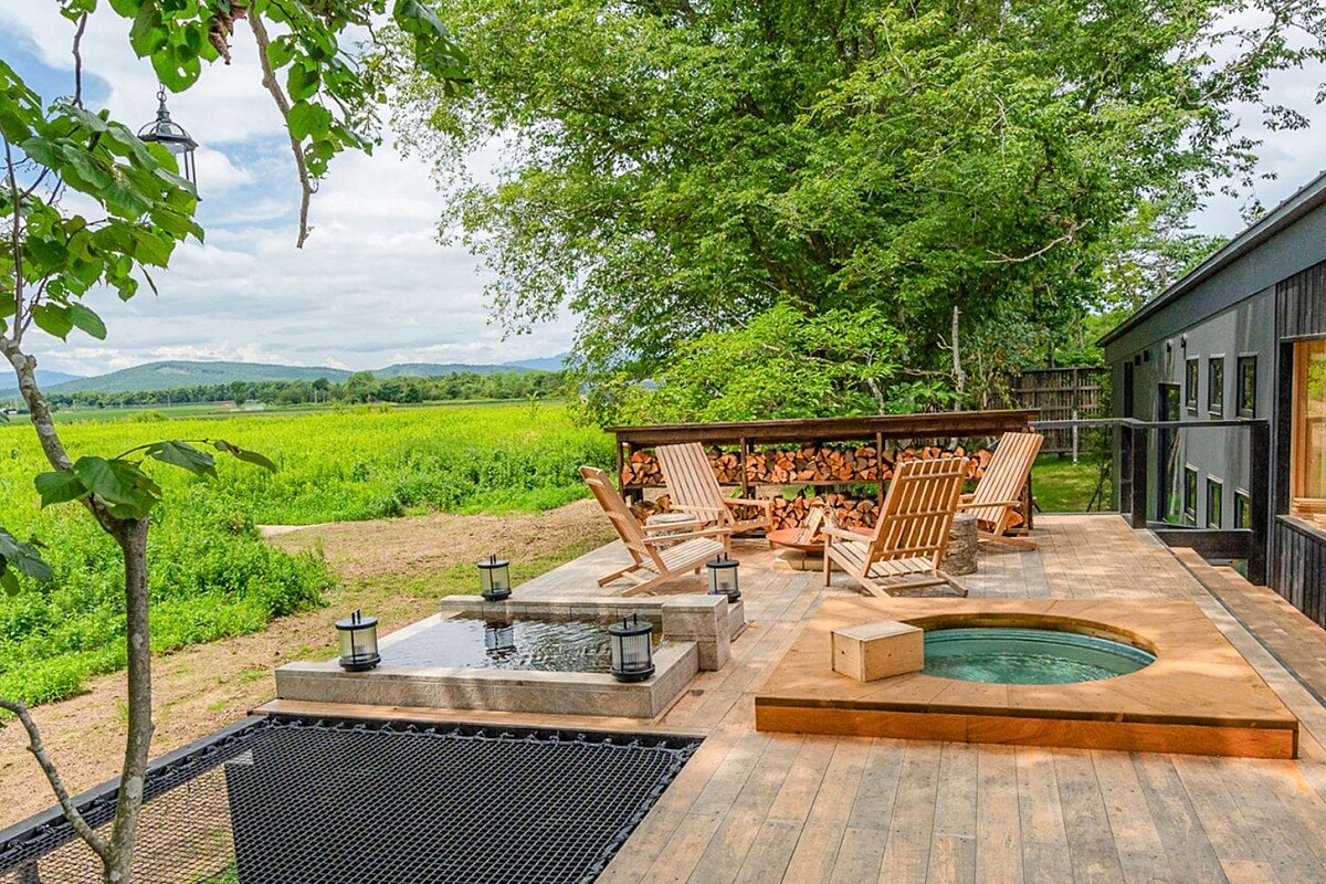 戶外泳池、溫泉池。