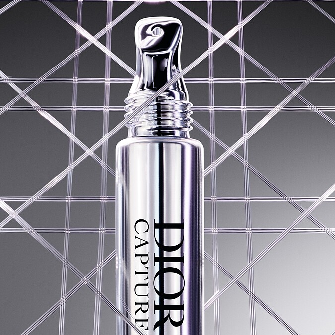 迪奧逆時活氧亮眼膠原筆情境圖。