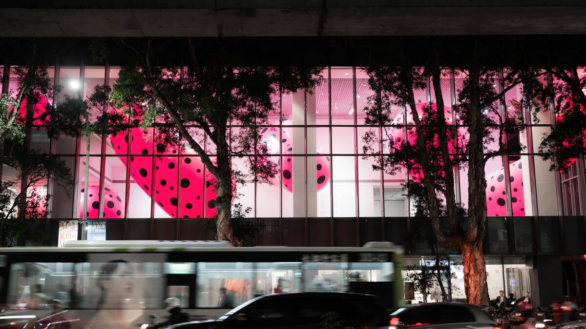 草間彌生的「軌跡」與「奇跡」&mdash;W Collection & More｜展場照｜北師美術館提供，劉薳粲攝影