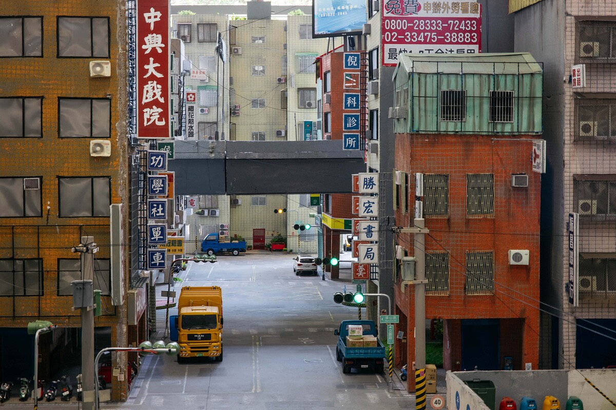 「作夢計畫」張立人，《戰鬥之城：場景模型》細節照六，複合媒材，2012-2018，北師美術館提供｜汪正翔攝影
