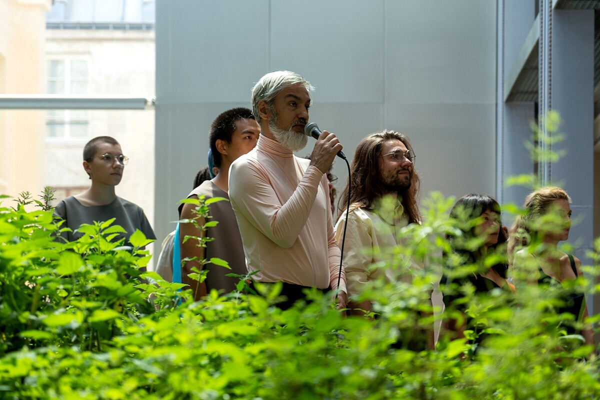 陶宛藝術家麗娜.拉蓓利代(Lina Lapelytė)大型現場作品《斜坡研究》(Study of Slope)|圖片來源:北美館